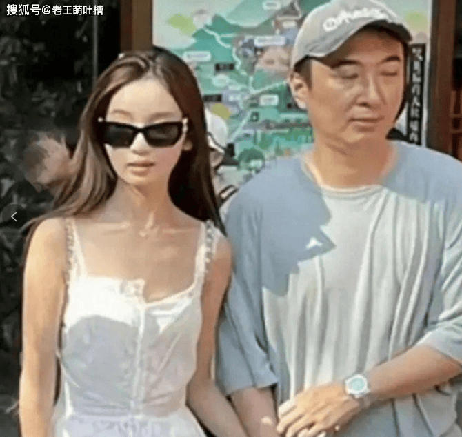 卖家产救父？赌王之子何猷君收购王思聪公司