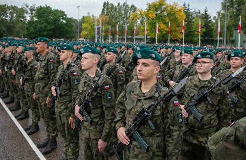 波兰阻碍中欧班列，英国强势插手，不到一天，中俄就迅速反击