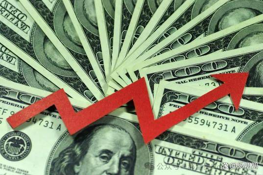 特朗普周末工作，美股、欧股期货齐跌，黄金小幅上扬，比特币涨1%