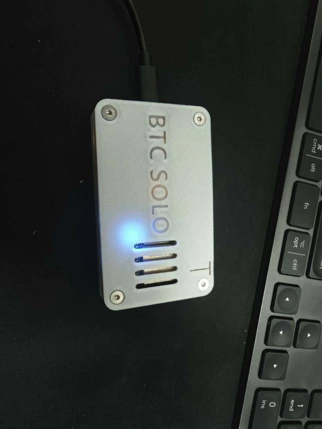 真赛博玩具，BTC乐透机中奖就是3比特币价值22万美刀！